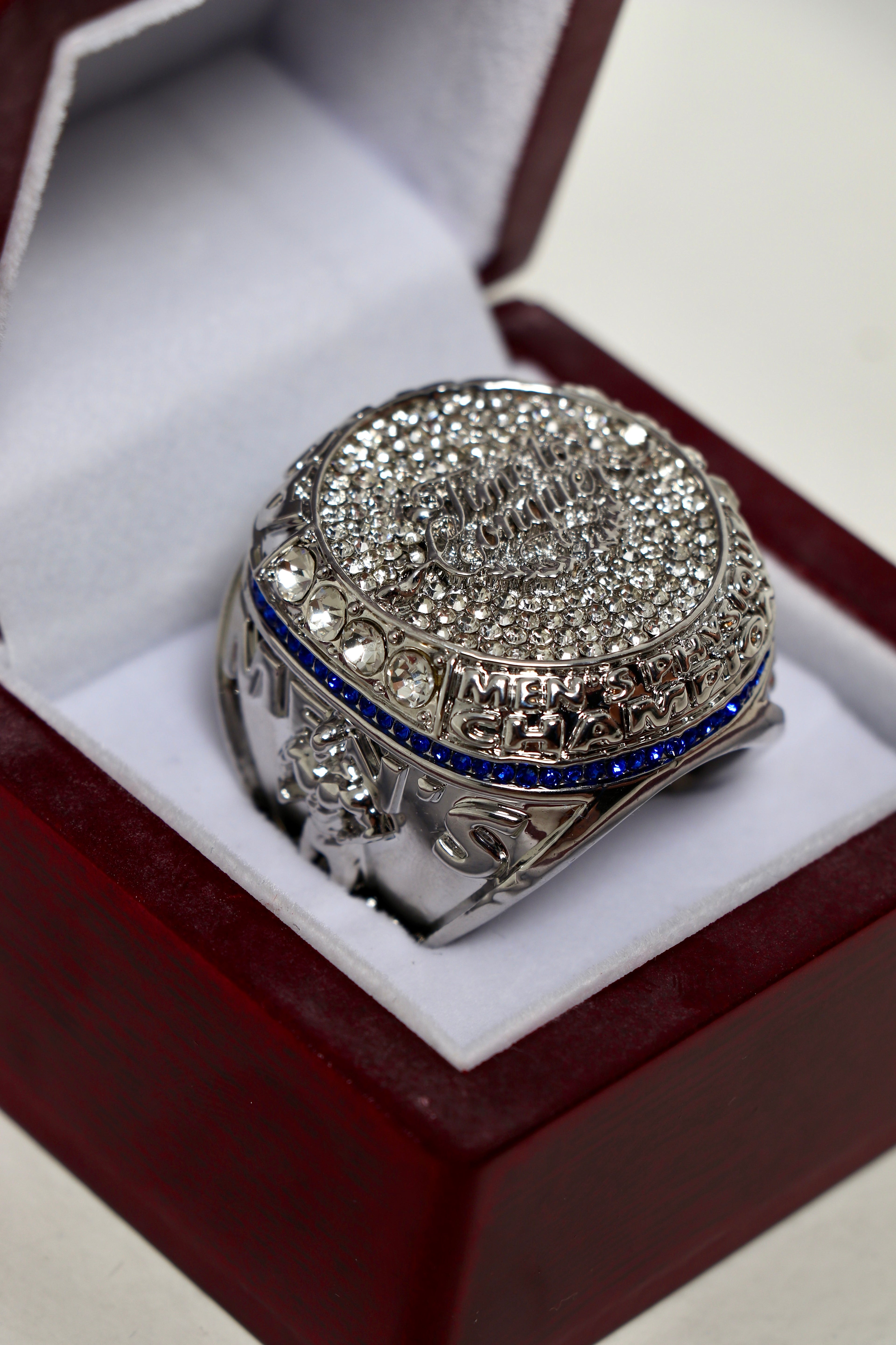 Anillo Time to Conquer